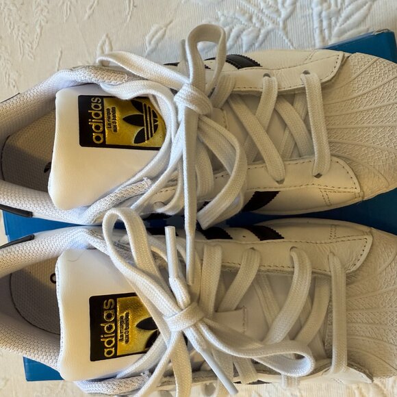 Adidas Superstar White and Black Sneakers - Kids Size 6 - Picture 2 of 5